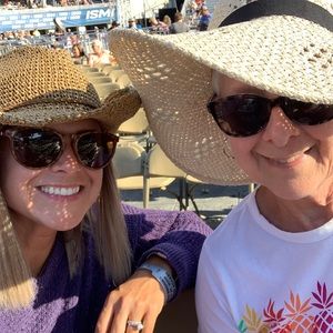 Meet your Posher, Sharon